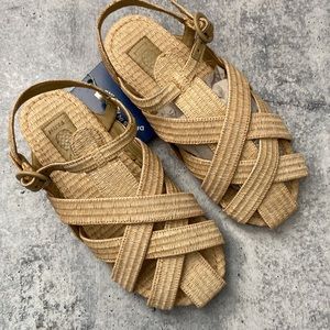 Farm Rio NWB Raffia Zigzag Sandal